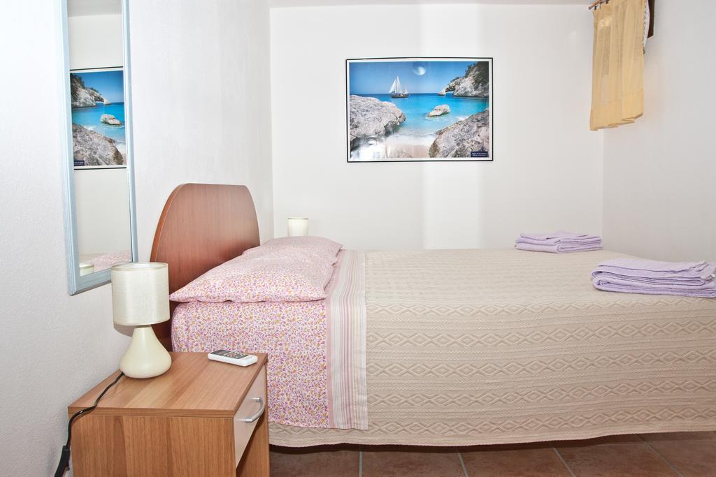 B&B Villa Tancau Santa Maria Navarrese Habitación foto